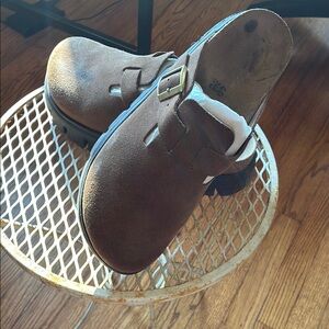 Birkenstock Dark Tea Leather Clogs with Black Buckle
Size 40